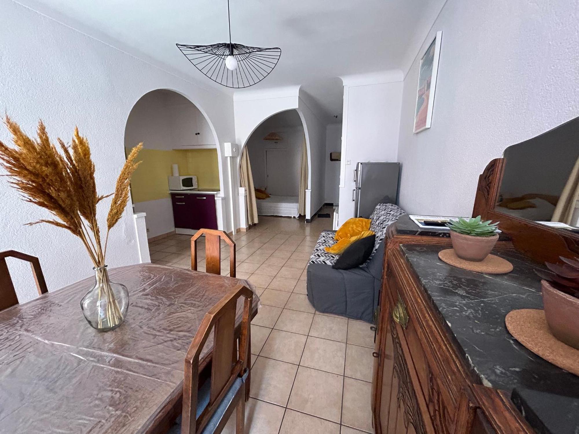 T2 Avec Balcon Au Coeur De Collioure, A Deux Pas De La Et Des Commerces - Fr-1-309-285 Apartment *